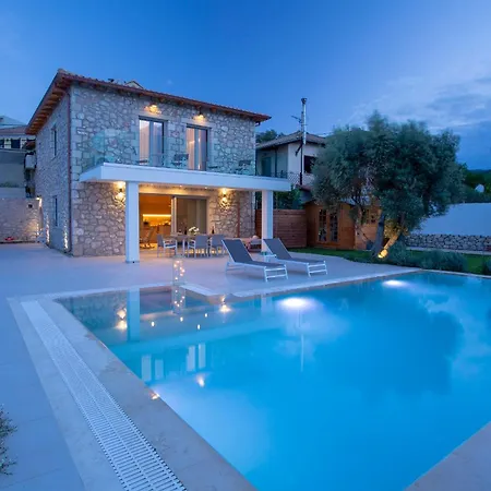 Chrisanto 1865 Villa