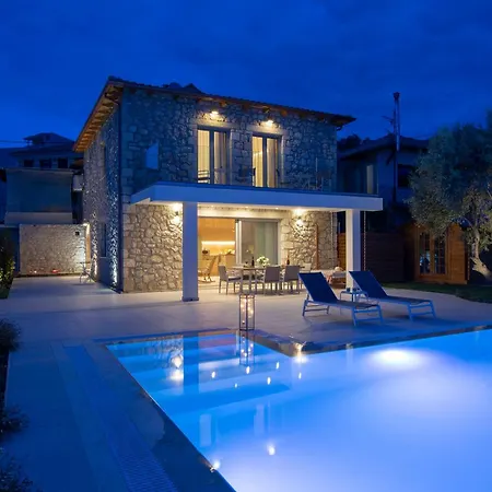 Chrisanto 1865 Villa *